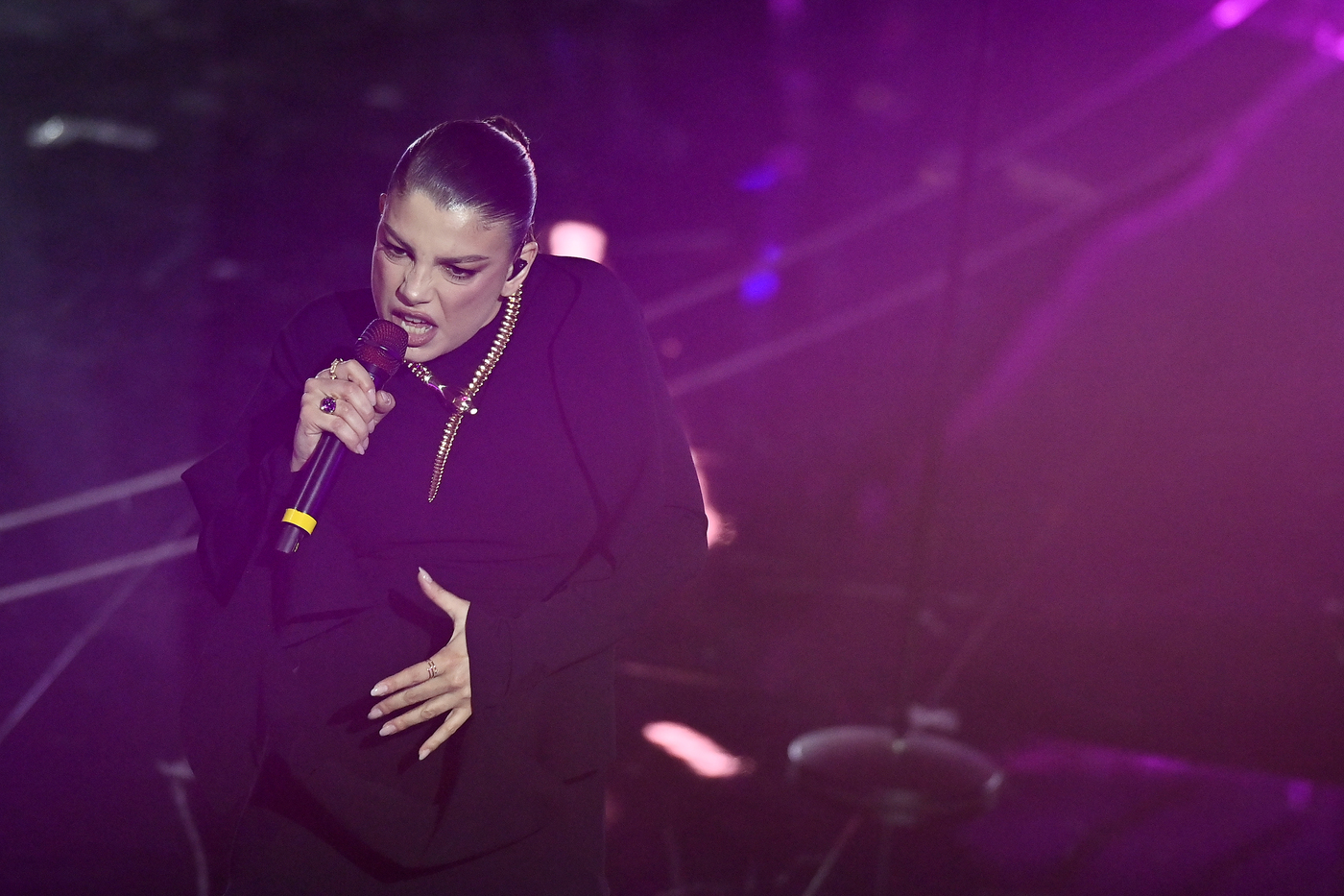 Sanremo, ‘Apnea’ di Emma si ascolta immersi in piscina più profonda al mondo