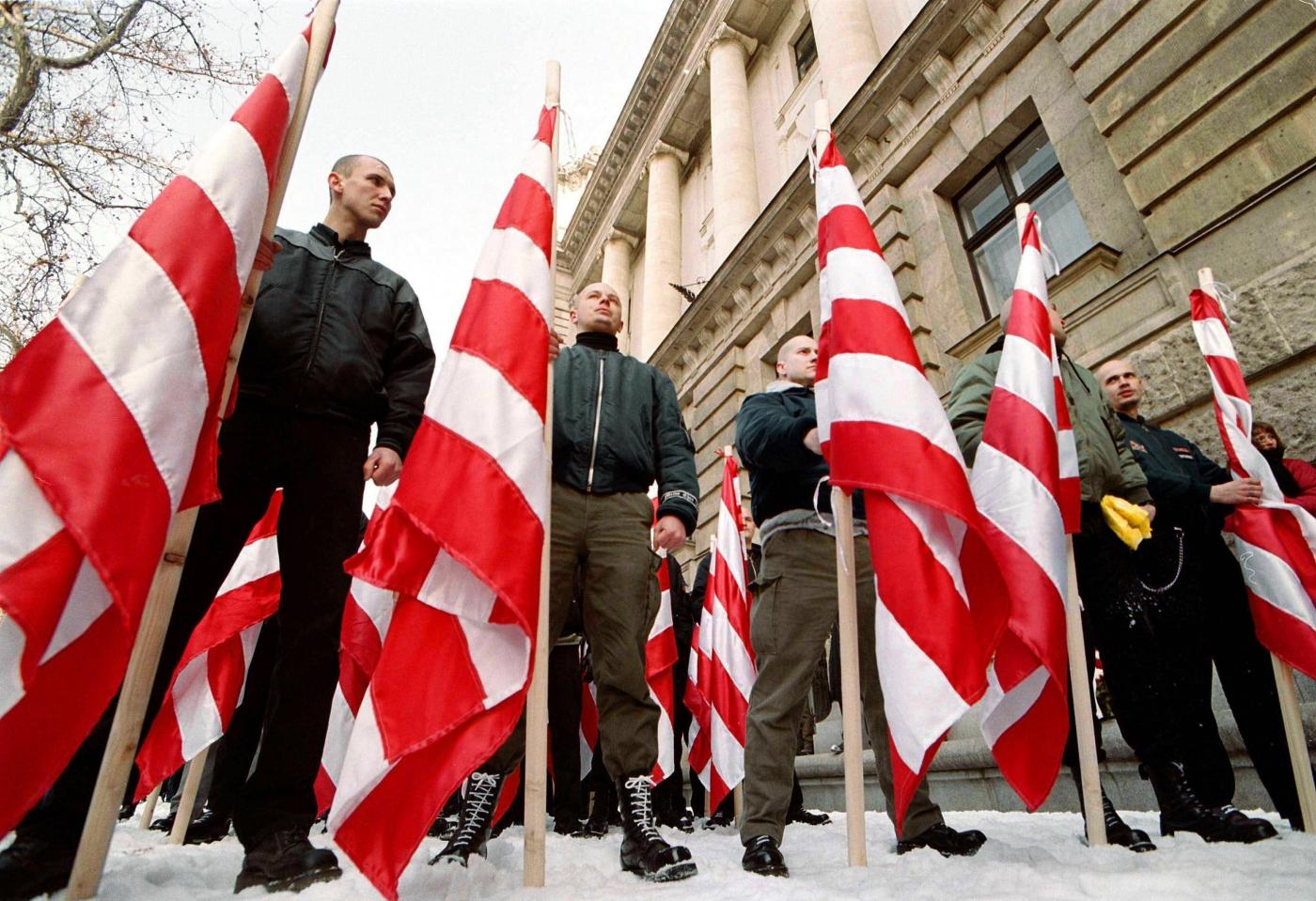 Budapest vieta due manifestazioni per il Giorno dell’onore