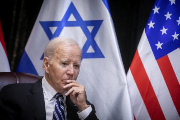 Joe Biden incontra Benjamin Netanyahu a Tel Aviv