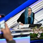 Sanremo, Loredana Bertè riceve il premio della critica: “Mimì lo abbiamo portato a casa”
