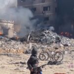 La devastazione di Gaza City, cadaveri e crateri nelle strade