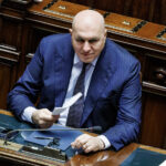 Crosetto, post dei no vax sui social: “Pericardite? Il Karma”