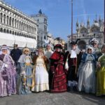 Carnevale, un ‘martedì grasso’ di sfilate da Venezia a Viareggio