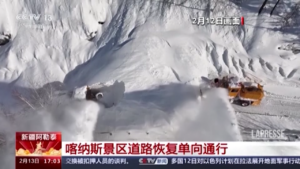 Cina, strade bloccate nello Xinjiang a causa di una forte nevicata