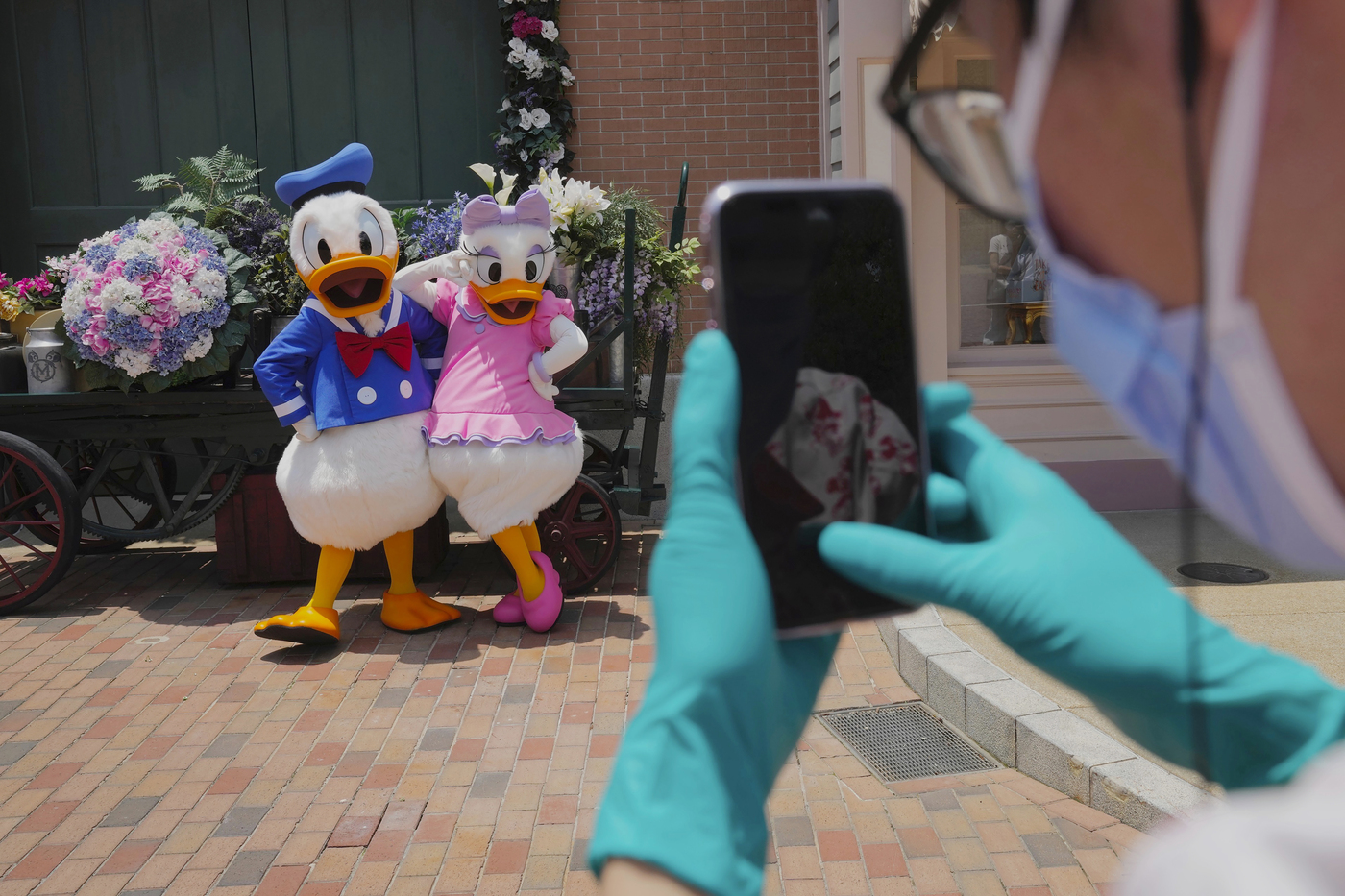 Disneyland, Paperino e Topolino vogliono un sindacato