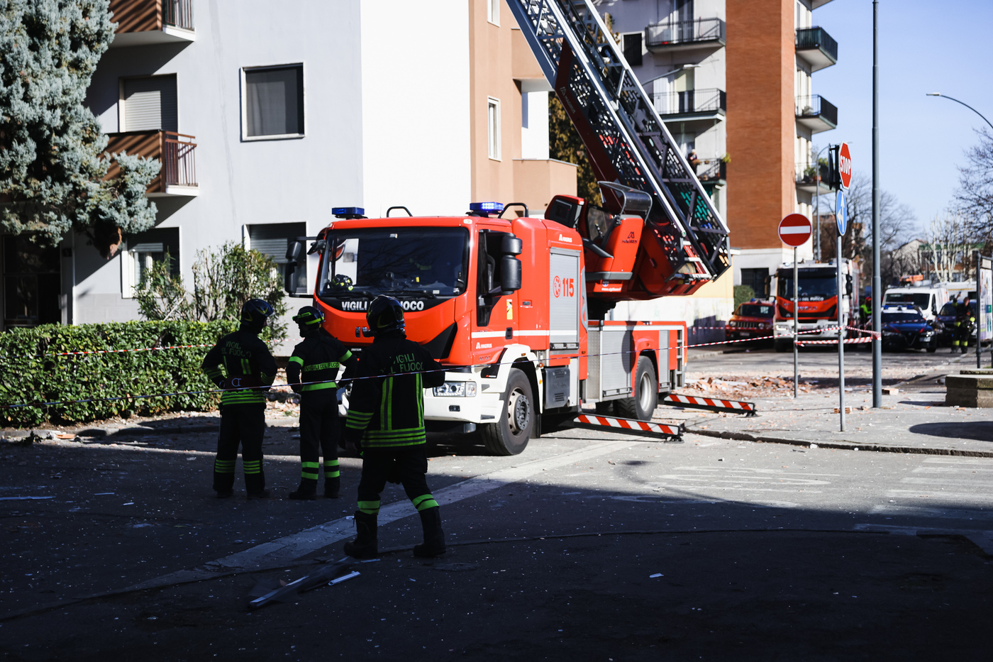 Saronno, incendio in appartamento: 7 in ospedale
