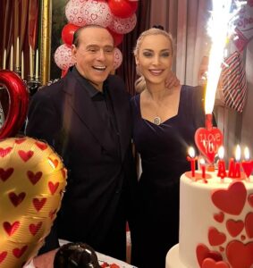 San Valentino, Fascina fa gli auguri a Berlusconi: “Oggi e per sempre”