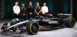 F1, Mercedes presenta nuova monoposto: sarà l’ultima guidata da Hamilton
