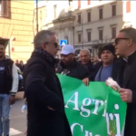 Agricoltori tentano di raggiungere Palazzo Chigi: bloccati dalla polizia
