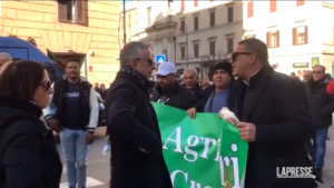 Agricoltori tentano di raggiungere Palazzo Chigi: bloccati dalla polizia