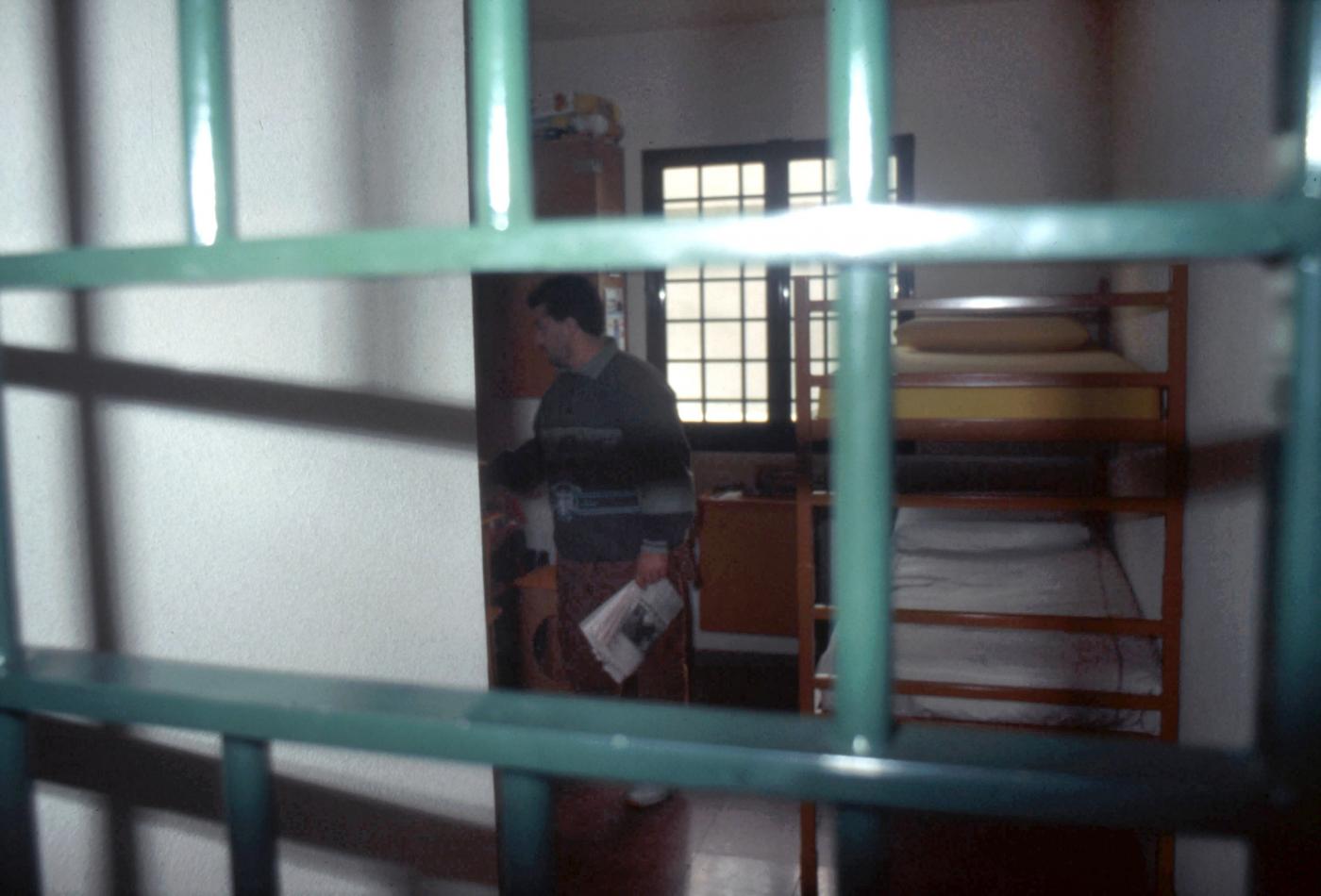 Carceri, più telefonate ai detenuti. Osapp: “Ci lascia interdetti”