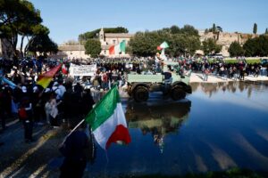 Agricoltori in protesta a Roma, trattori al Circo Massimo