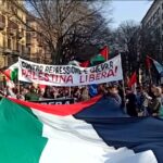 Torino, bruciate foto Meloni e Netanyahu a corteo pro-Palestina