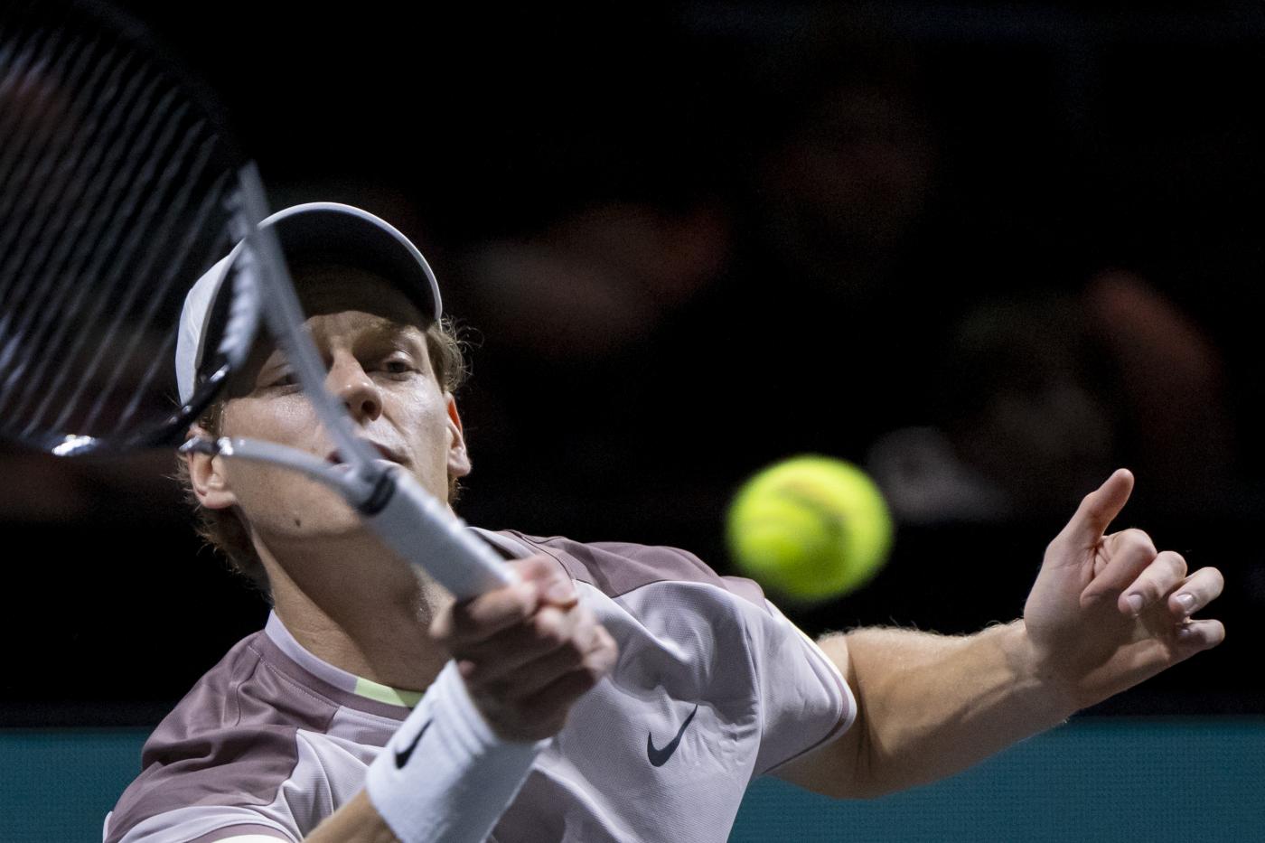 Tennis, Sinner in finale a Rotterdam: è numero 3 al mondo Tennis, Sinner in finale a Rotterdam: è numero 3 al mondo