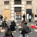 Roma, i movimenti per la casa occupano piazza San Silvestro