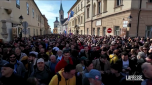 Croazia, migliaia in piazza a Zagabria contro governo