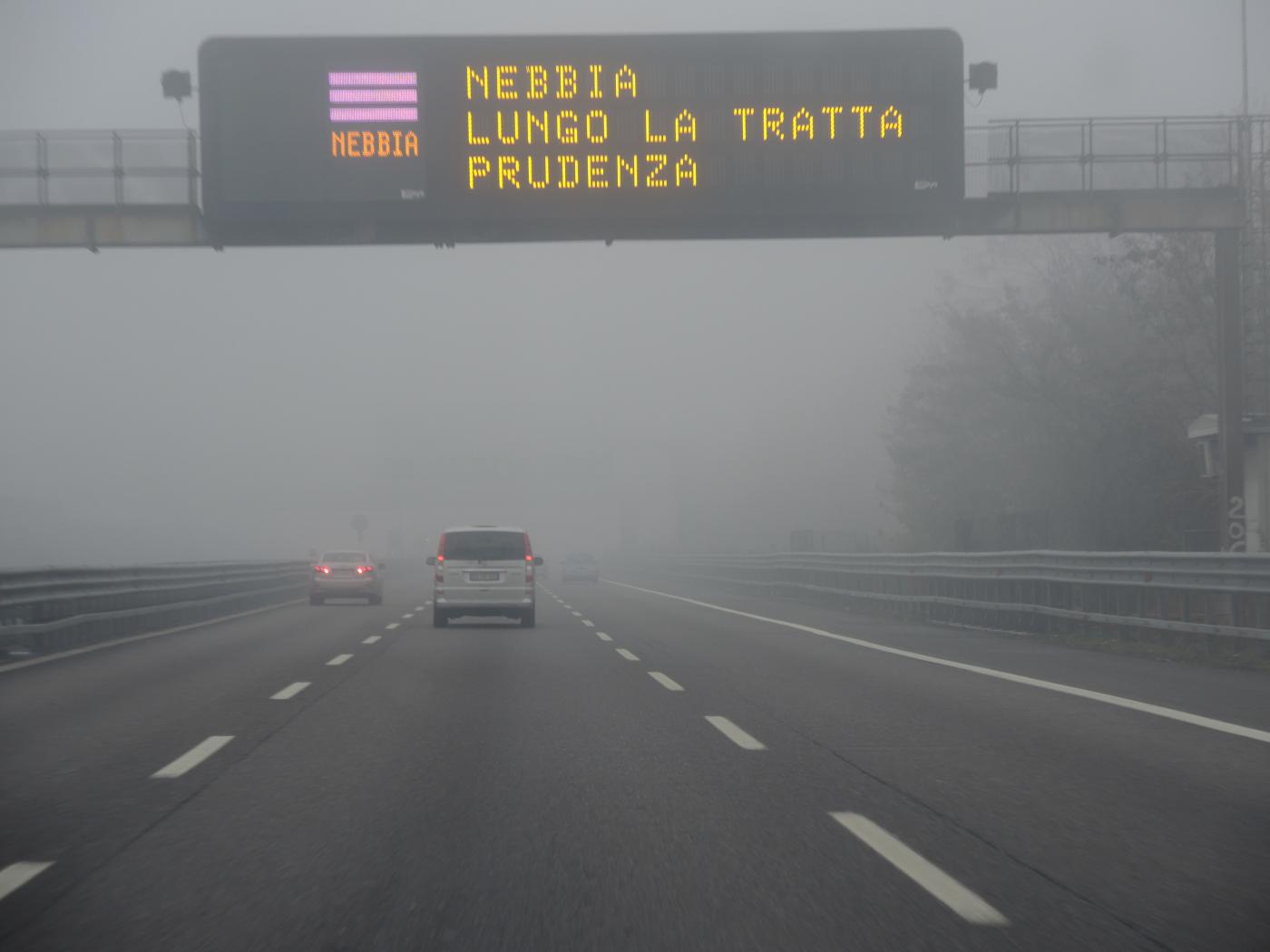Incidenti per nebbia, riaperta l’A1 tra Piacenza e Parma