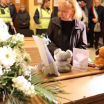 Strage Palermo, alla camera ardente la nonna di Kevin e Emanuel