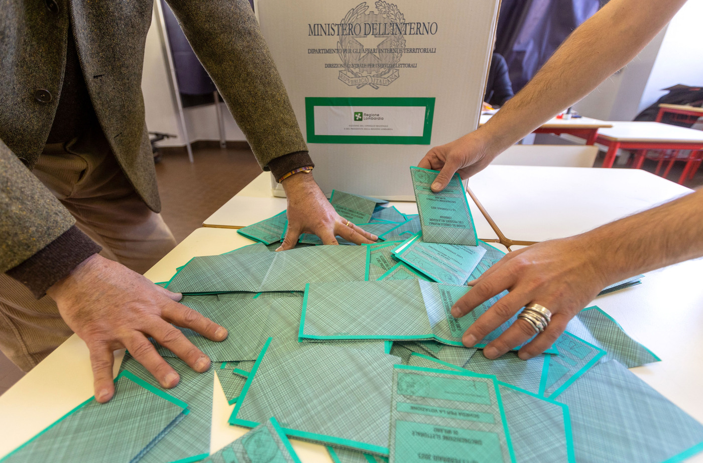 Campobasso, è caos scrutinio: spoglio schede ancora in corso