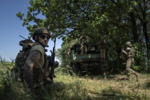 Guerra Russia_Ucraina - Marina ucraina appostate alla periferia di Avdiivka