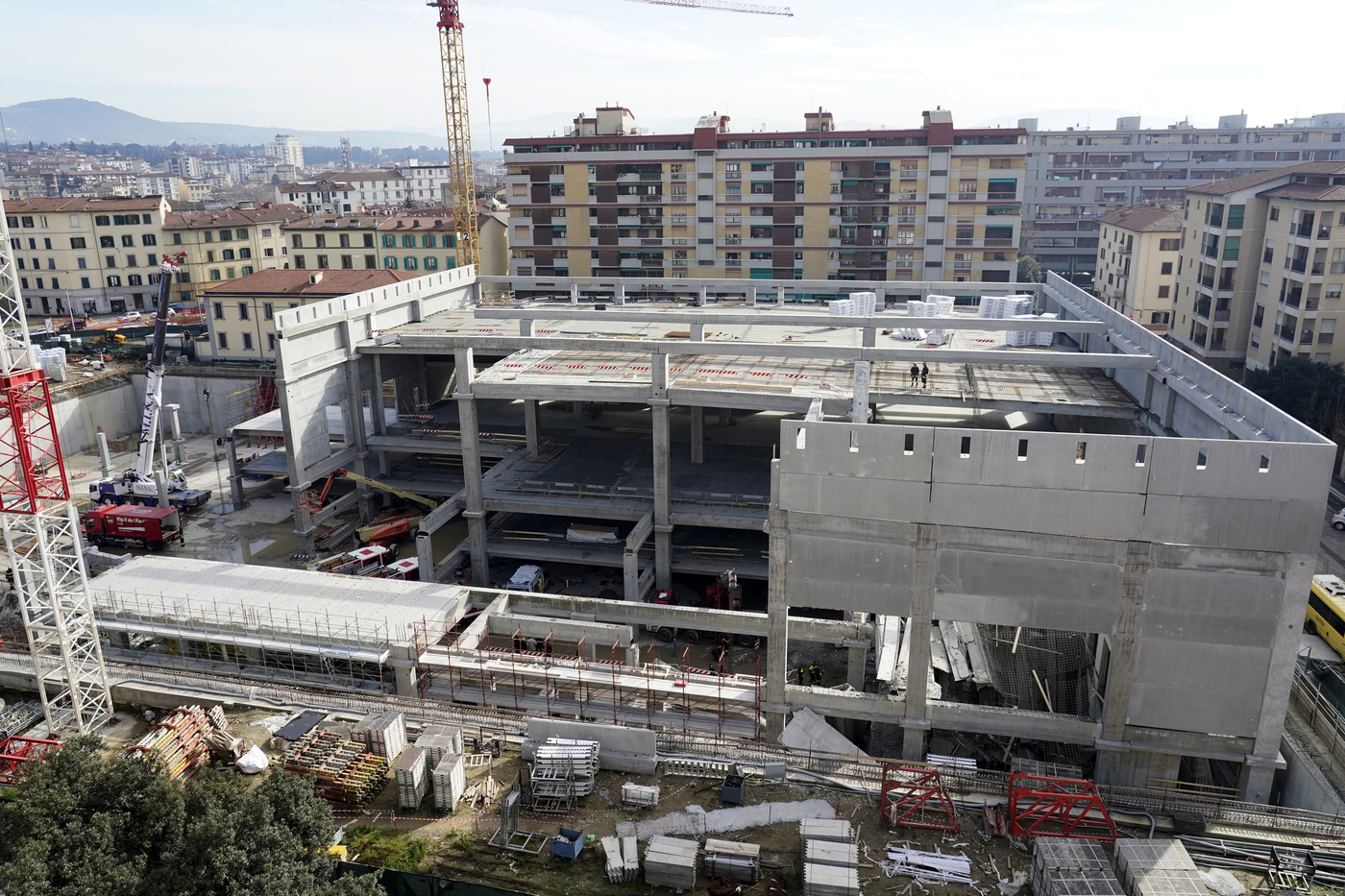 Crollo Firenze, coinvolti otto operai di tre imprese diverse