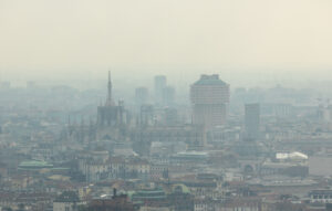 Smog, Milano inquinata: sindaco Sala difende la sua città