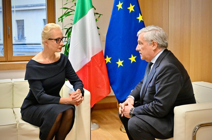 Navalny, Tajani: “Italia al fianco di sua moglie Yulia”