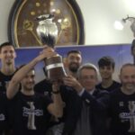 Basket, la Gevi Napoli alza la Coppa Italia con i tifosi e il sindaco Manfredi