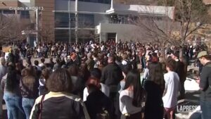 Colorado, sparatoria nel campus: gli studenti ricordano le 2 vittime