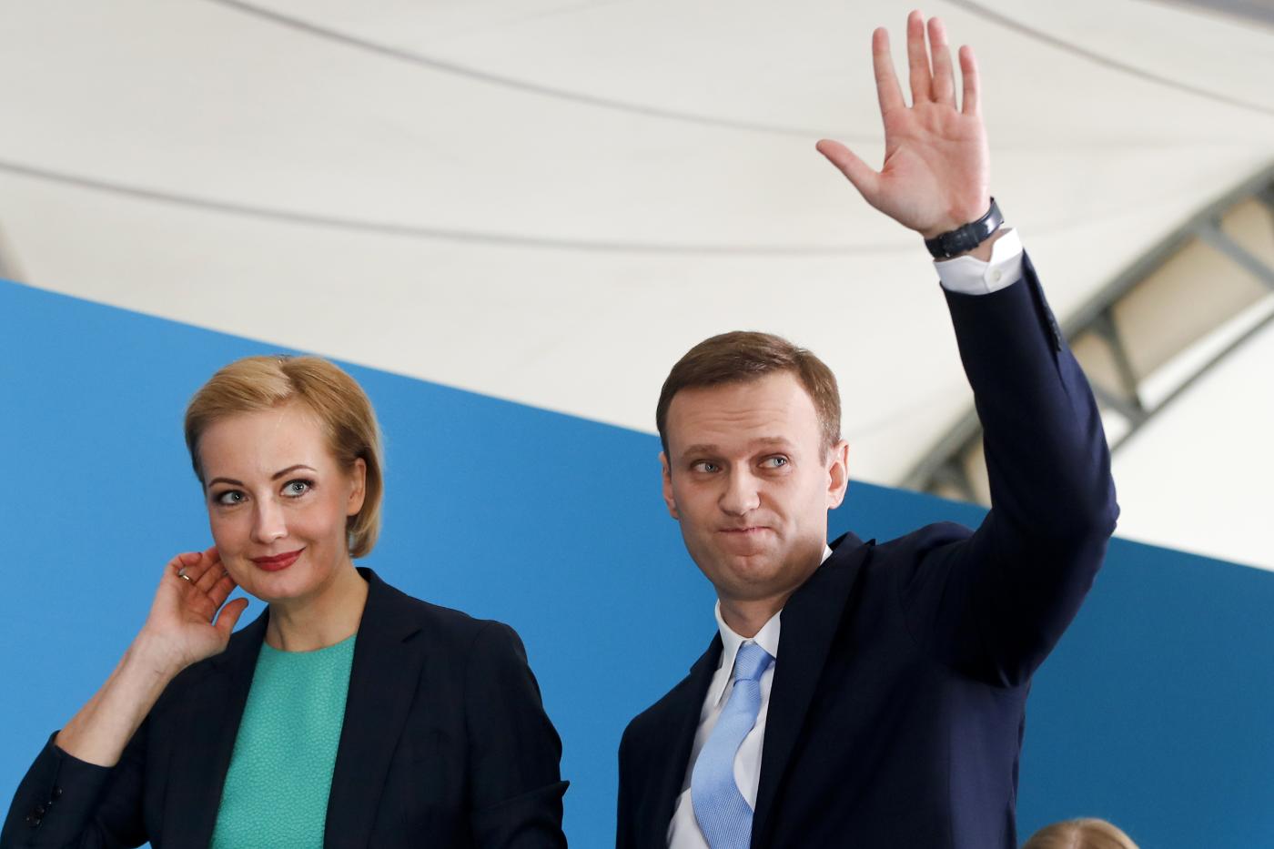 Navalny, vedova Yulia prende il suo posto: “Ucciso da Putin col Novichok”
