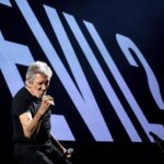 Gaza, Roger Waters attacca Bono per appoggio a Israele: “È disgustoso”