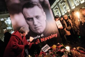 Roma, in Piazza del Campidoglio fiaccolata in memoria di Navalny