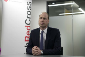 Principe William,visita la Croce Rossa britannica presso la sua sede a Londra.