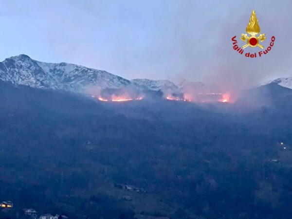 Incendio in alta Valle Elbo a Biella