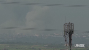 Gaza, colonne di fumo nella Striscia dopo i raid israeliani