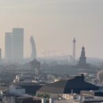Milano, coltre di smog avvolge la città: la vista dal Duomo