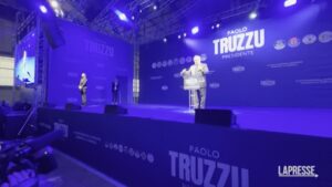 Regionali, Tajani in Sardegna: “Spiace per sinistra ma siamo uniti”