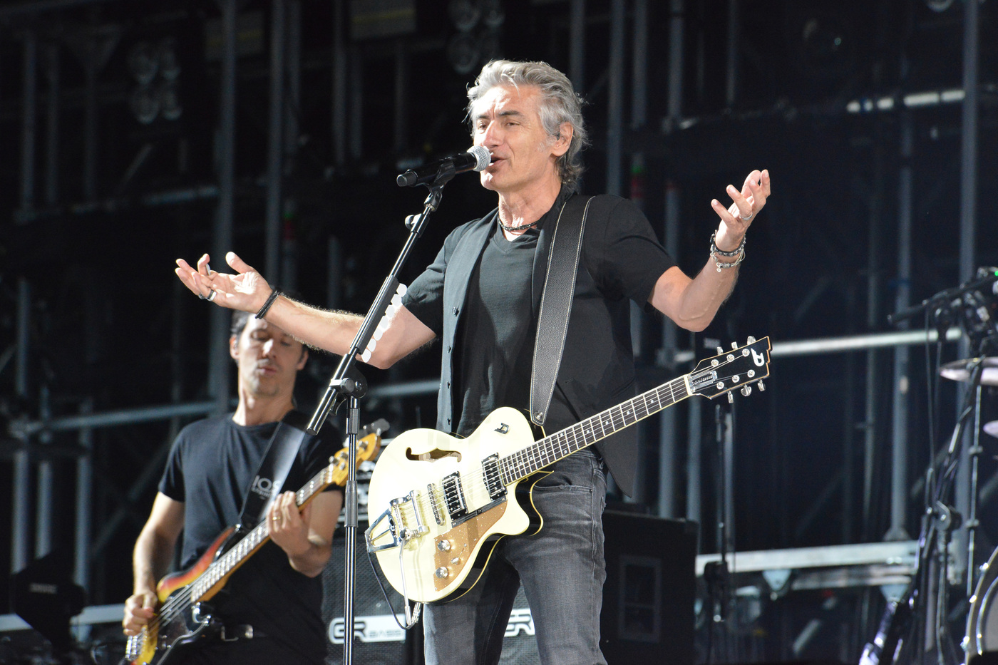 Ligabue, si ritira lo storico manager Claudio Maioli Ligabue, si ritira lo storico manager Claudio Maioli