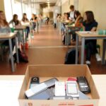 Scuola, opportuno evitare uso smartphone in classe