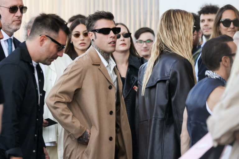 Gli ospiti della sfilata Prada alla Milano Fashion Week 2022