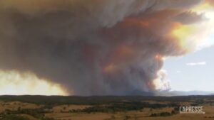 Australia: incendi fuori controllo nello stato di Victoria, evacuazioni