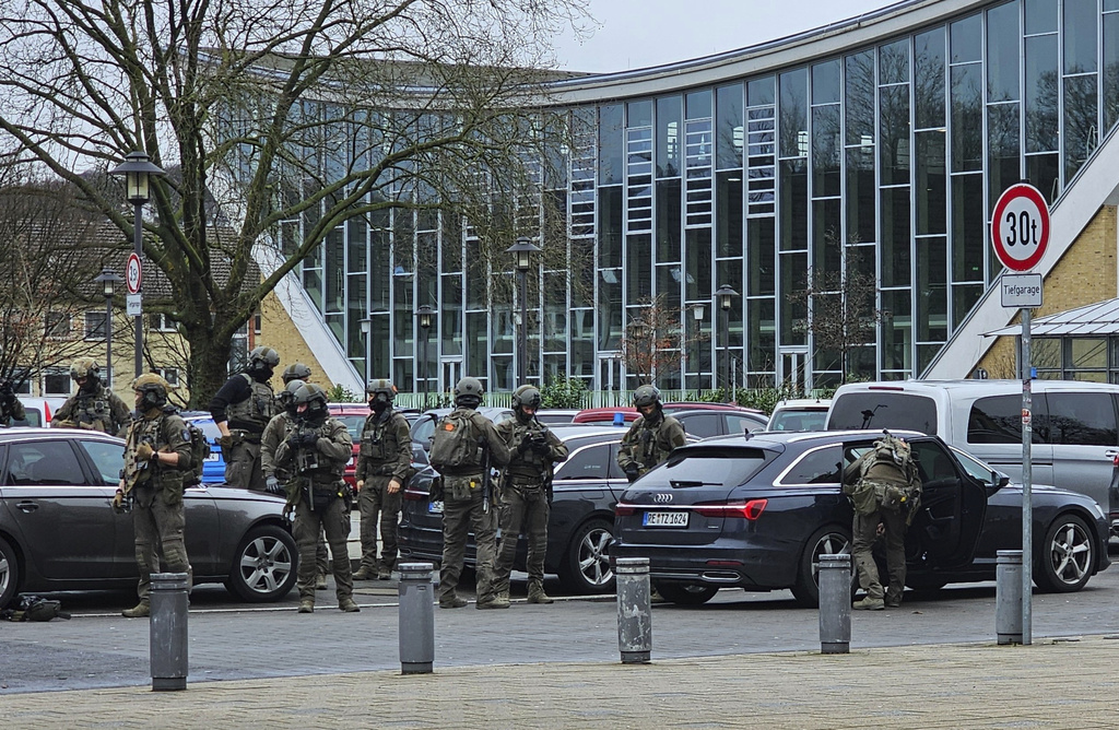 Germania, aggressione a scuola: diversi studenti feriti