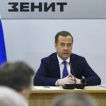 Ucraina, Medvedev: “Potremmo arrivare a Kiev, se non ora più avanti”