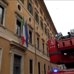 Roma, cade calcinaccio dal tetto di palazzo Madama