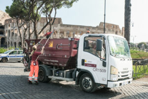 Roma - Iniziata l’opera di pulizia e derattizzazione dell’Area Archeologica del Colosseo