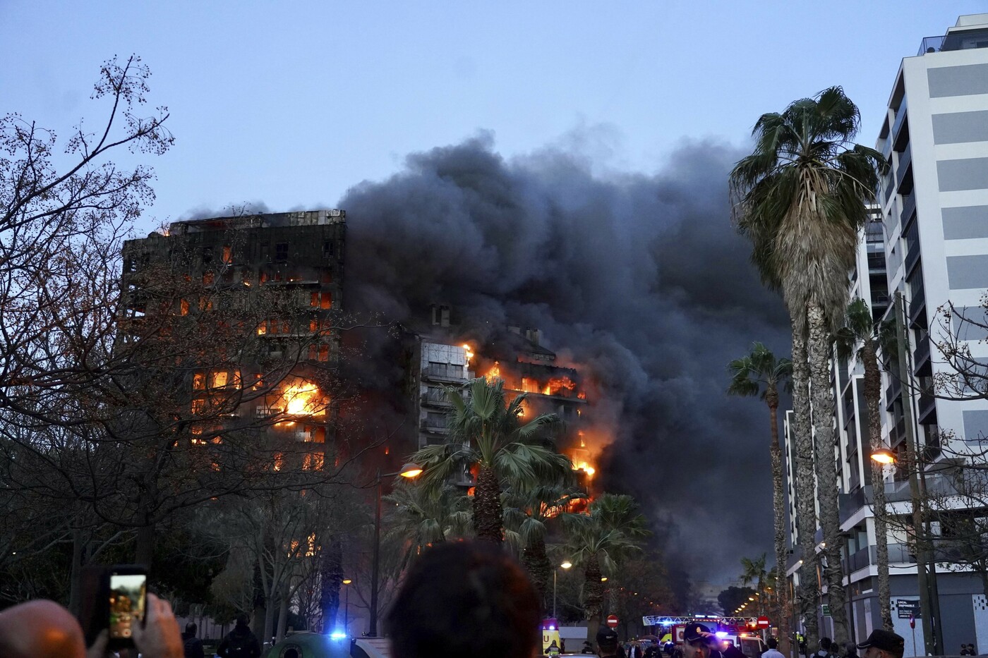 Valencia, i grattacieli a fuoco erano pubblicizzati come “innovativi e sicuri”