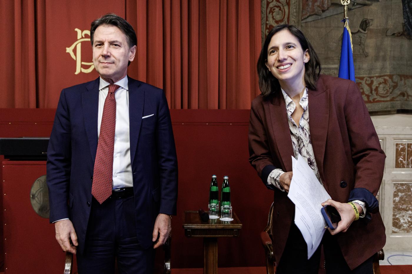 Bari, ok di Conte a primarie col Pd