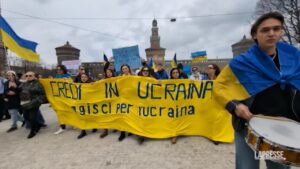 Ucraina, migliaia di manifestanti marciano per Kiev a Milano