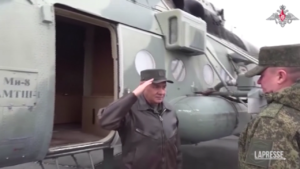 Ucraina, Shoigu visita le truppe russe al fronte
