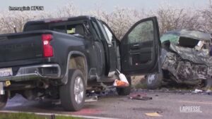 Usa, scontro frontale tra furgone e pick-up: otto morti